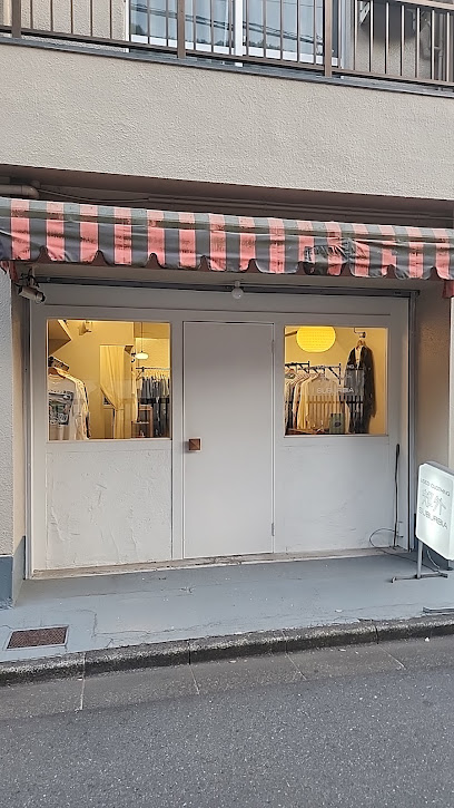 郊外SUBURBIAの実店舗外観